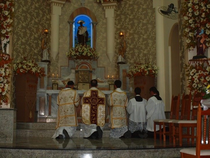 Consagração ao Coração Imaculado de Maria durante a Missa Solene em Aparecida