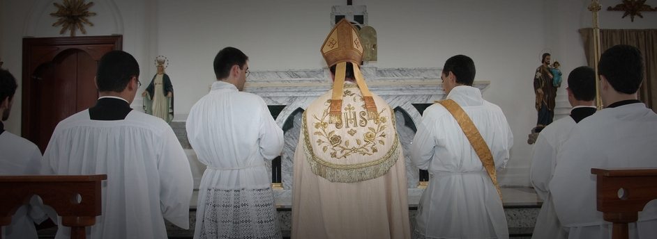 Consagração do altar da Capela São Pio X