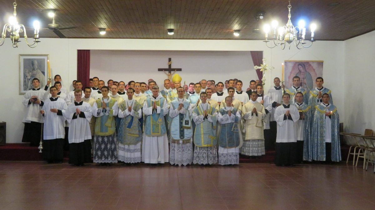Fotos das ordenações sacerdotais e diaconais em La Reja – 2017